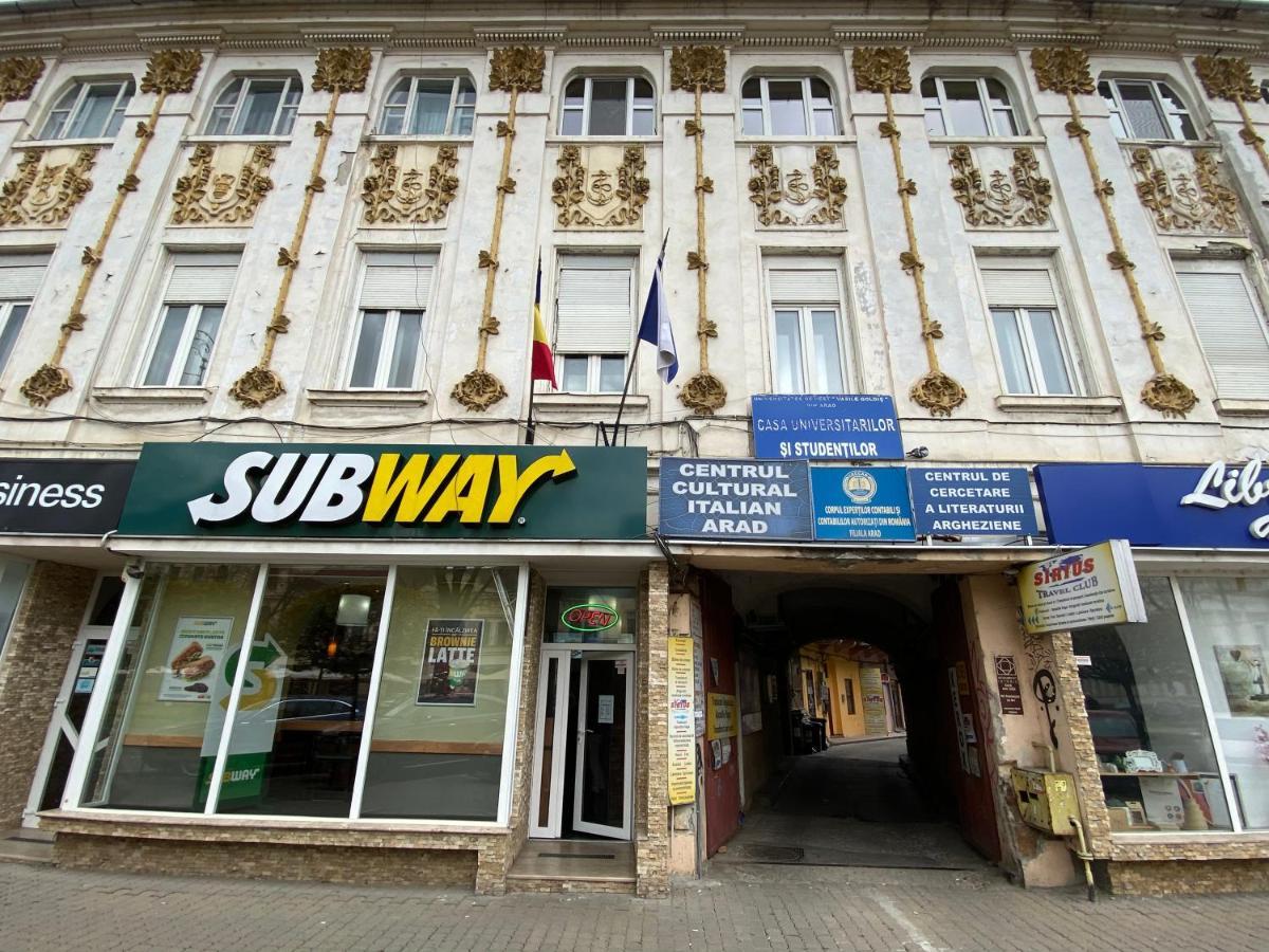 Apartament Super Central Cu Parcare Privata Apartamento Arad Exterior foto